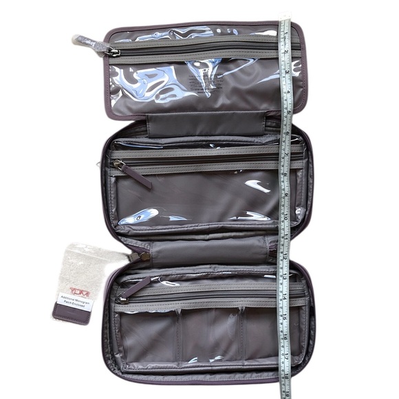 TUMI Voyageur Small Madeline Cosmetic/ Toiletry Case in Lavender NWT - Picture 5 of 5